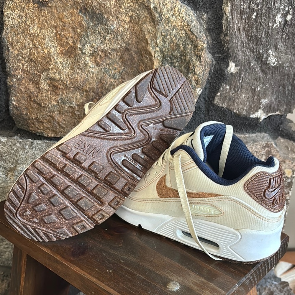 Nike Air Max Fig 5 cork Beige and Tan Sneakers - Picture 4 of 4
